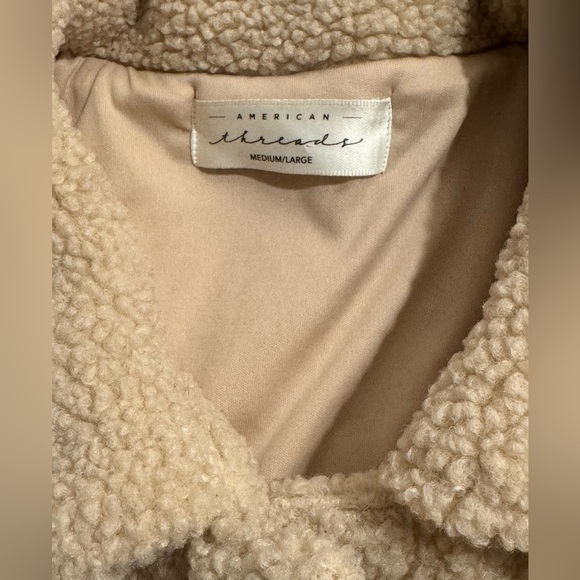 American Threads Beige Sherpa Teddy Cropped Jacket Size Medium/Large - Picture 2 of 5